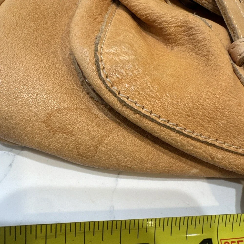 Innue Italian Genuine Tan  Leather Handbag - Picture 3 of 6